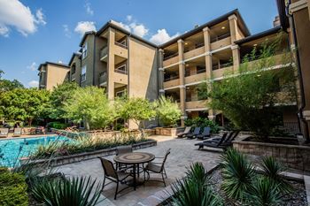 The courts at preston oaks apartment homes crystal clear swimming pool and sundeck